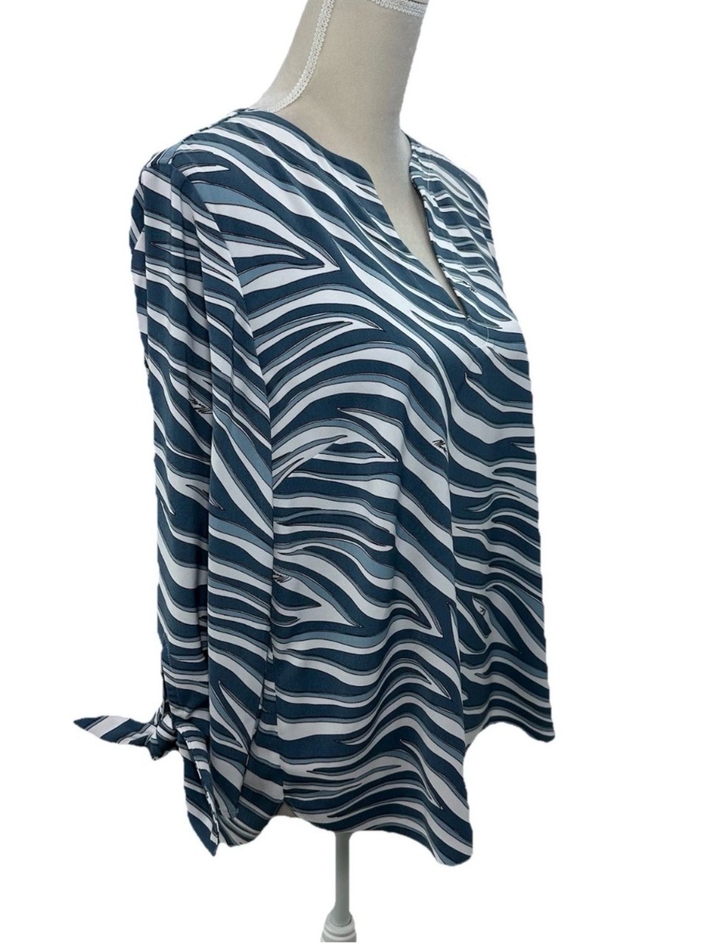 MICHAEL Michael Kors Blue and White Wave-Print V-Notch Blouse - Picture 2 of 7